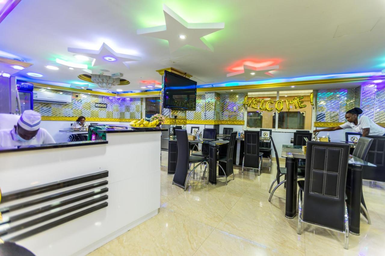 Banana Hotel Dubai Exterior photo